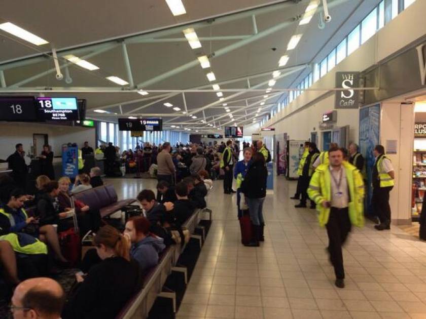 Αναστάτωση στο αεροδρόμιο του Εδιμβούργου από ύποπτο δέμα