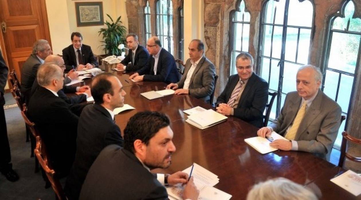 Ανακριτές στην Alvarez & Marsal για τον διοικητή της ΚΤ Κύπρου