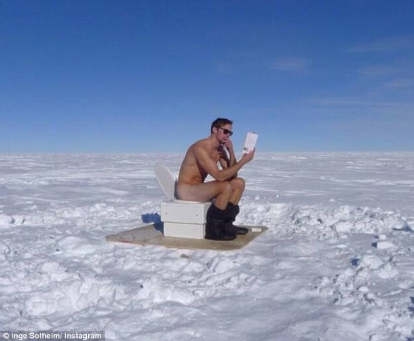 Γνωστός ηθοποιός ποζάρει γυμνός στην Ανταρκτική