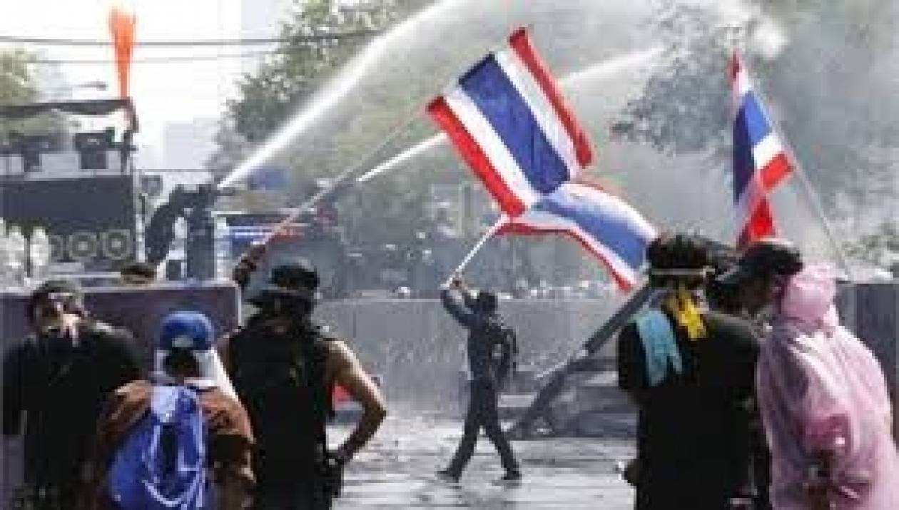 Πολλοί τραυματίες από πυρά εναντίον διαδηλωτών στη Μπανγκόκ