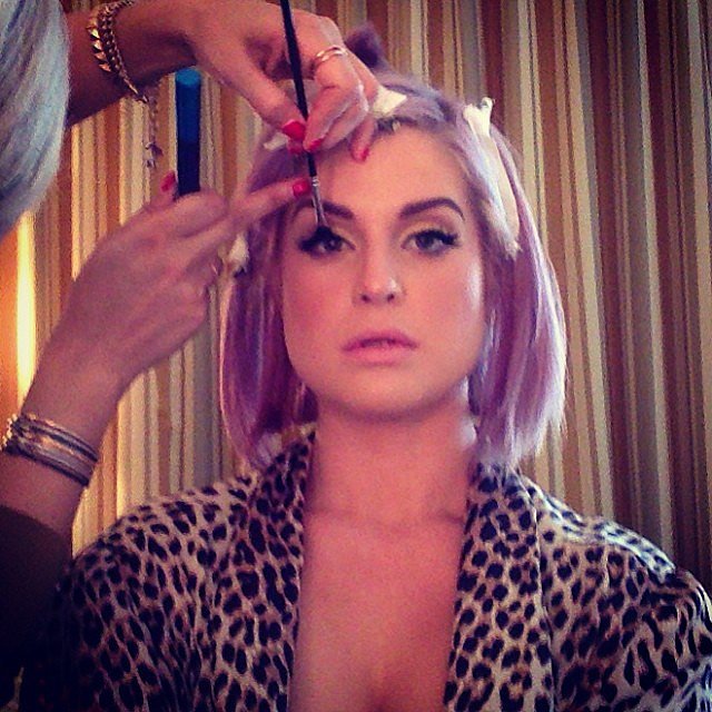 Kelly-Osbourne-shared-photo-her-getting-ready-session