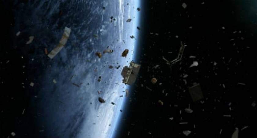 Θα μαζέψουν τα σκουπίδια από το διάστημα με ένα «μαγνητικό χαλινάρι»
