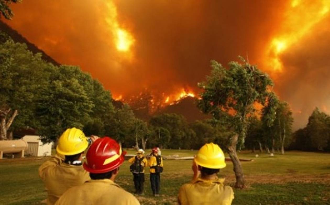 ΗΠΑ: Πυρκαγιά ανάγκασε 2.000 ανθρώπους να εγκαταλείψουν τα σπίτια τους
