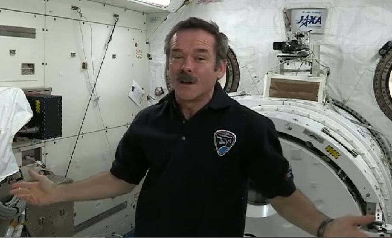 Πώς κοιμούνται οι αστροναύτες στο διάστημα; (βίντεο)