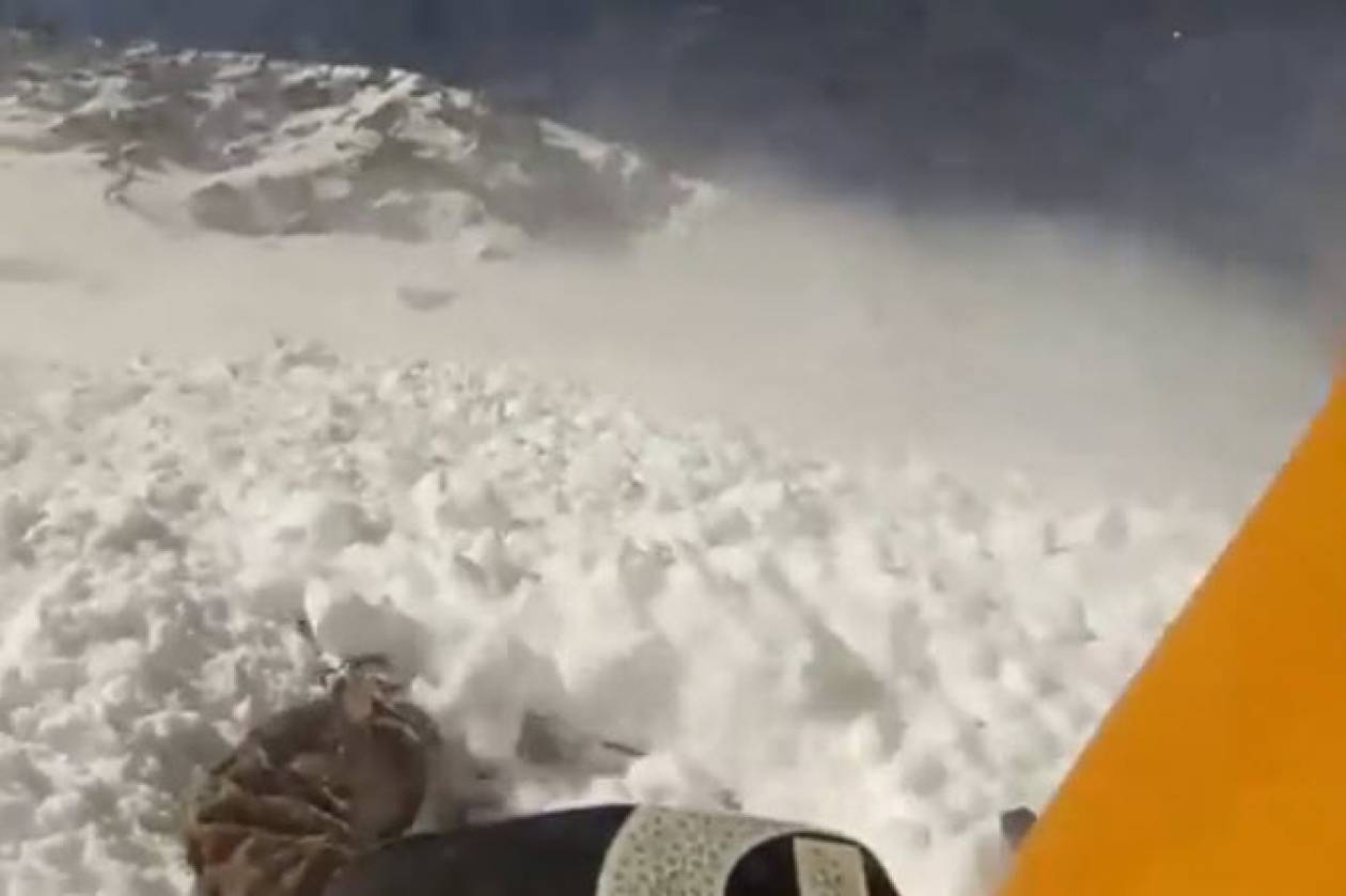 Σκιέρ αντιμέτωπος με χιονοστιβάδα! (βίντεο)