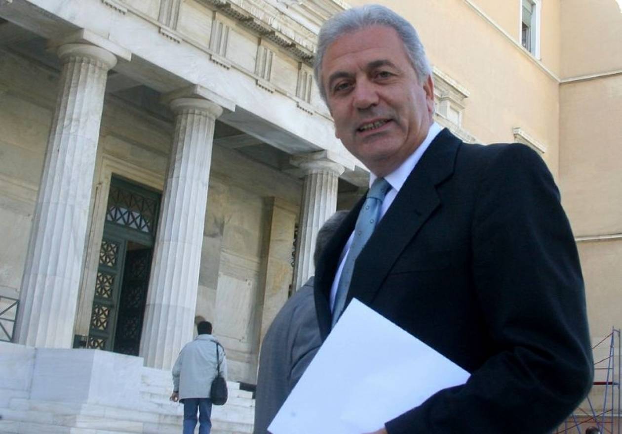 Αβραμόπουλος: «Όχι πρόωρες εκλογές»