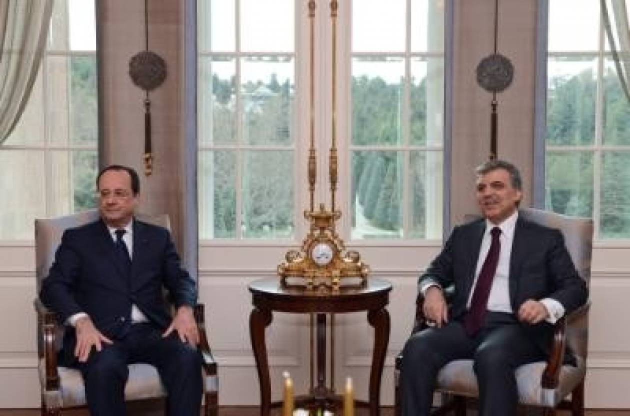 Ολάντ: Η Γαλλία είναι έτοιμη να συμβάλει για τη λύση του Κυπριακού