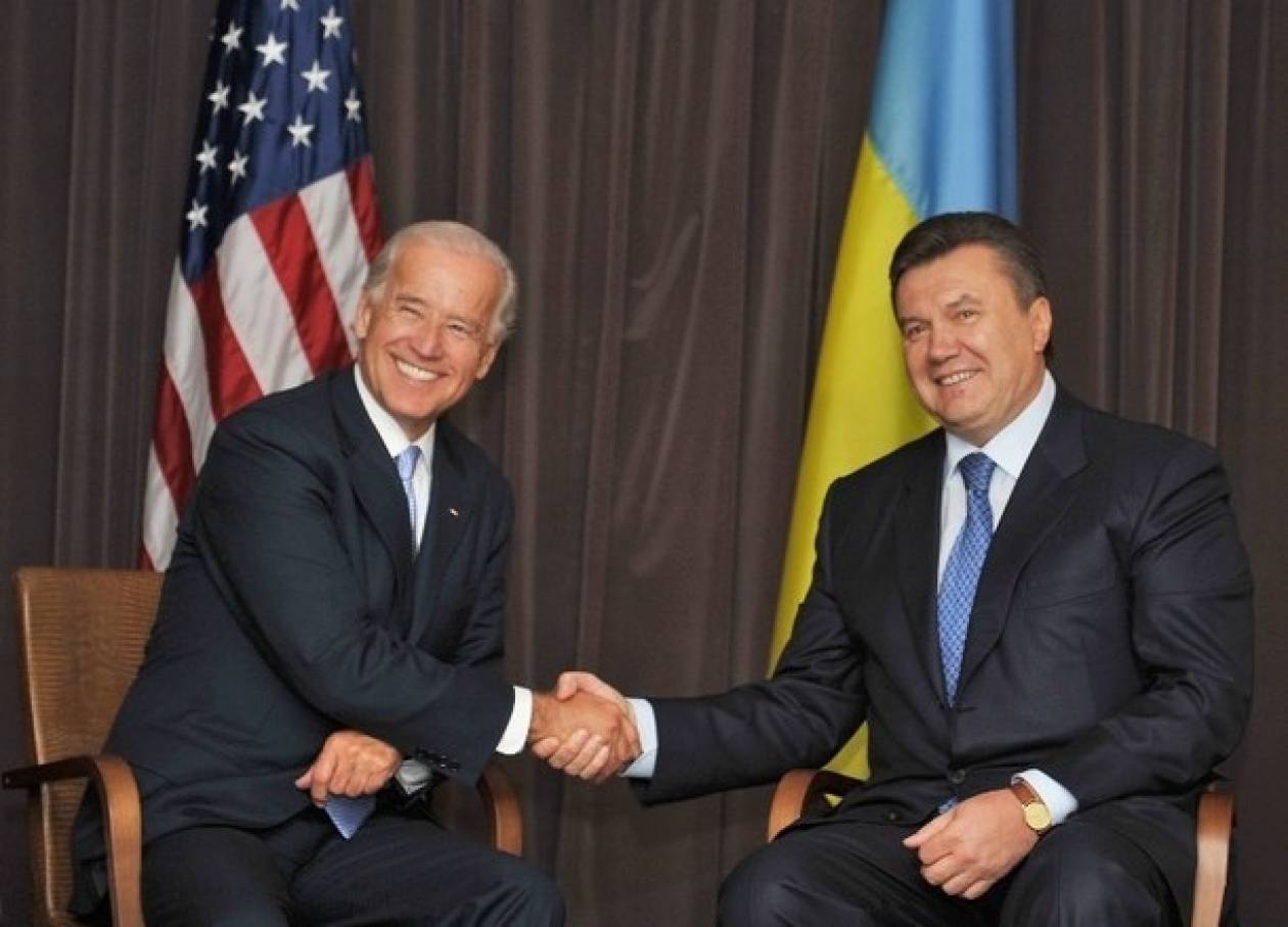 Ουκρανία: Νέα μέτρα ζήτησε ο Μπάιντεν από τον Γιανούκοβιτς