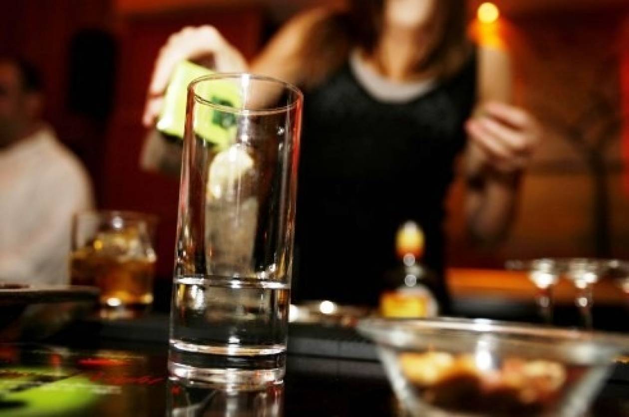 Απίστευτο: Δείτε τι έκλεψε ένας 28χρονος από τις σερβιτόρες ενός μπαρ