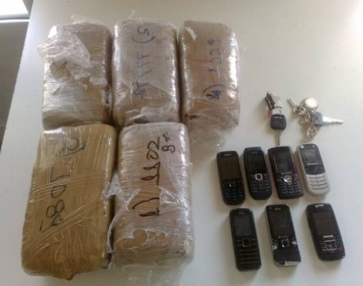 Ηράκλειο: Τρεις συλλήψεις για εμπόριο ναρκωτικών