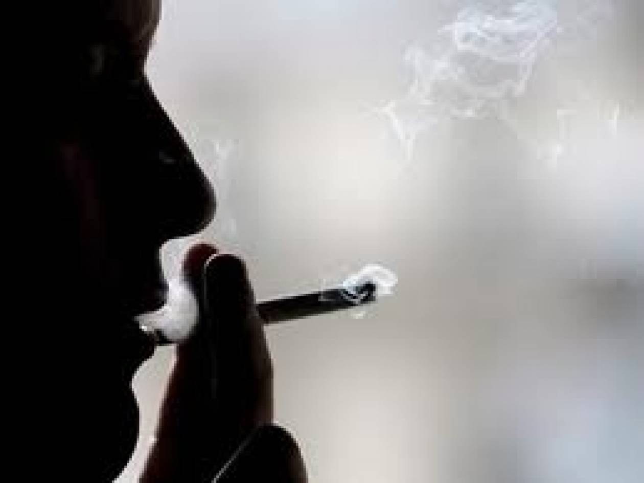 Ακυρώθηκε η έξωση καπνιστή που είχε «βρωμίσει» όλη την πολυκατοικία