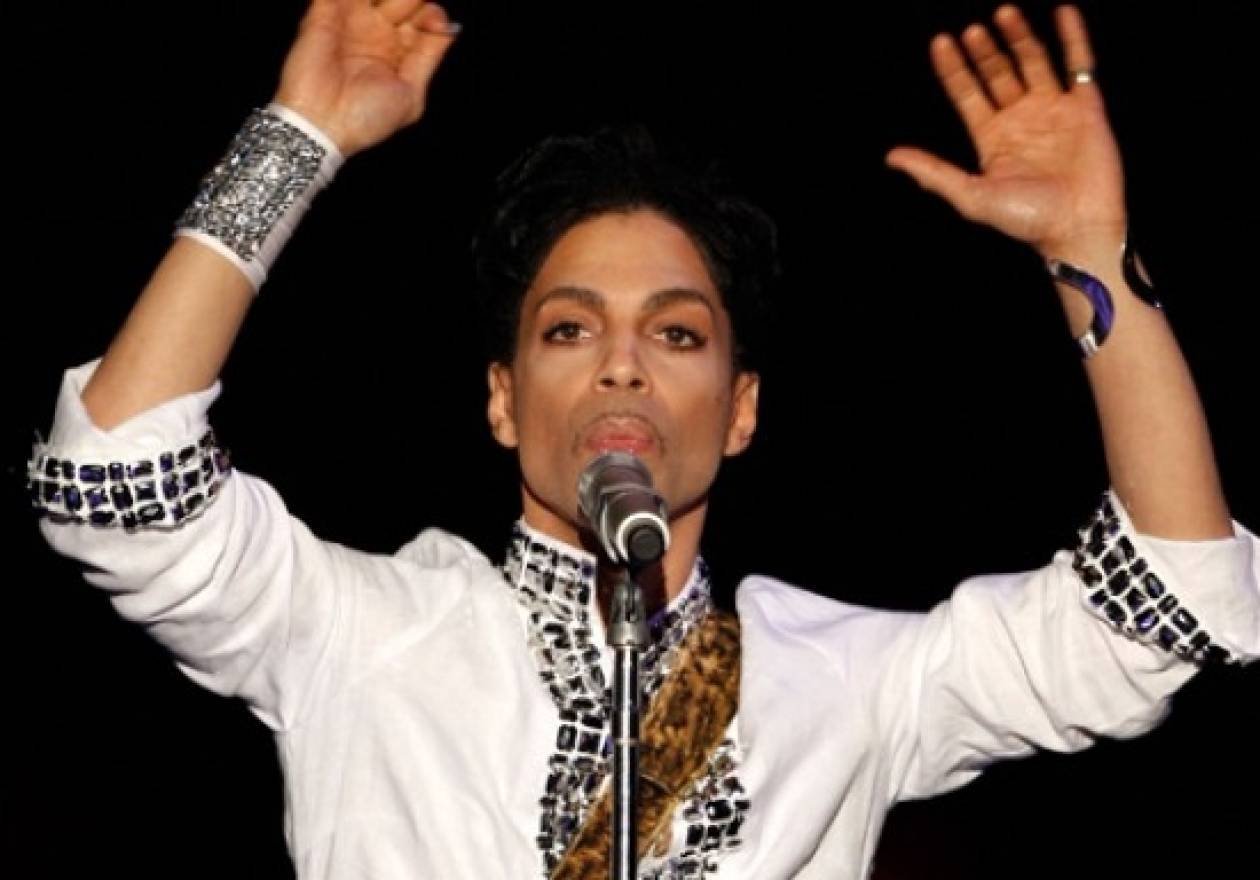 Ο Prince απέσυρε τη μήνυση σε 22 χρήστες Facebook και Blogger