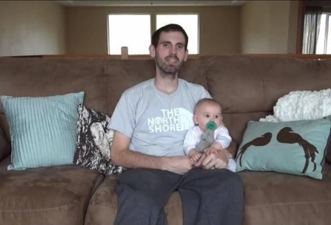Βίντεο που συγκινεί: Καρκινοπαθής πατέρας «μιλά» στην κόρη του
