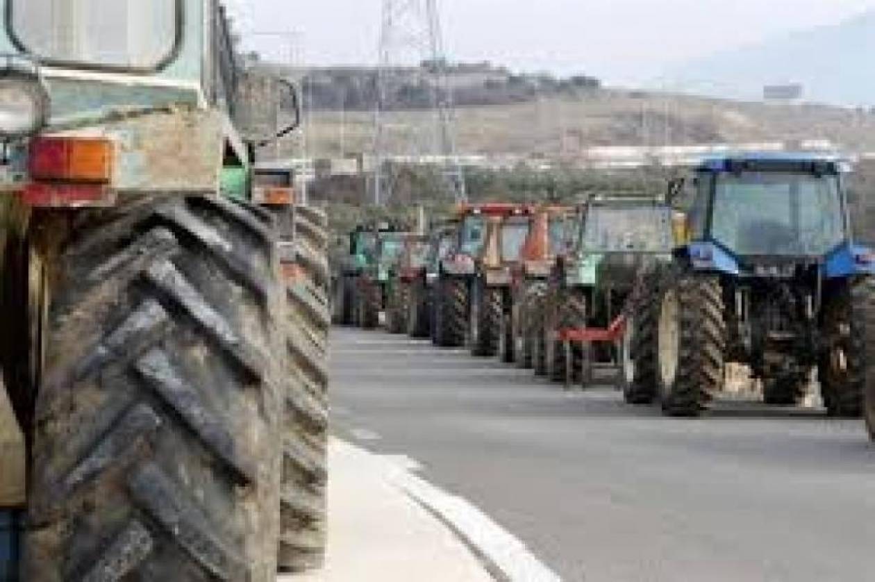 Συμβολικοί αποκλεισμοί δρόμων από αγρότες στην Πέλλα