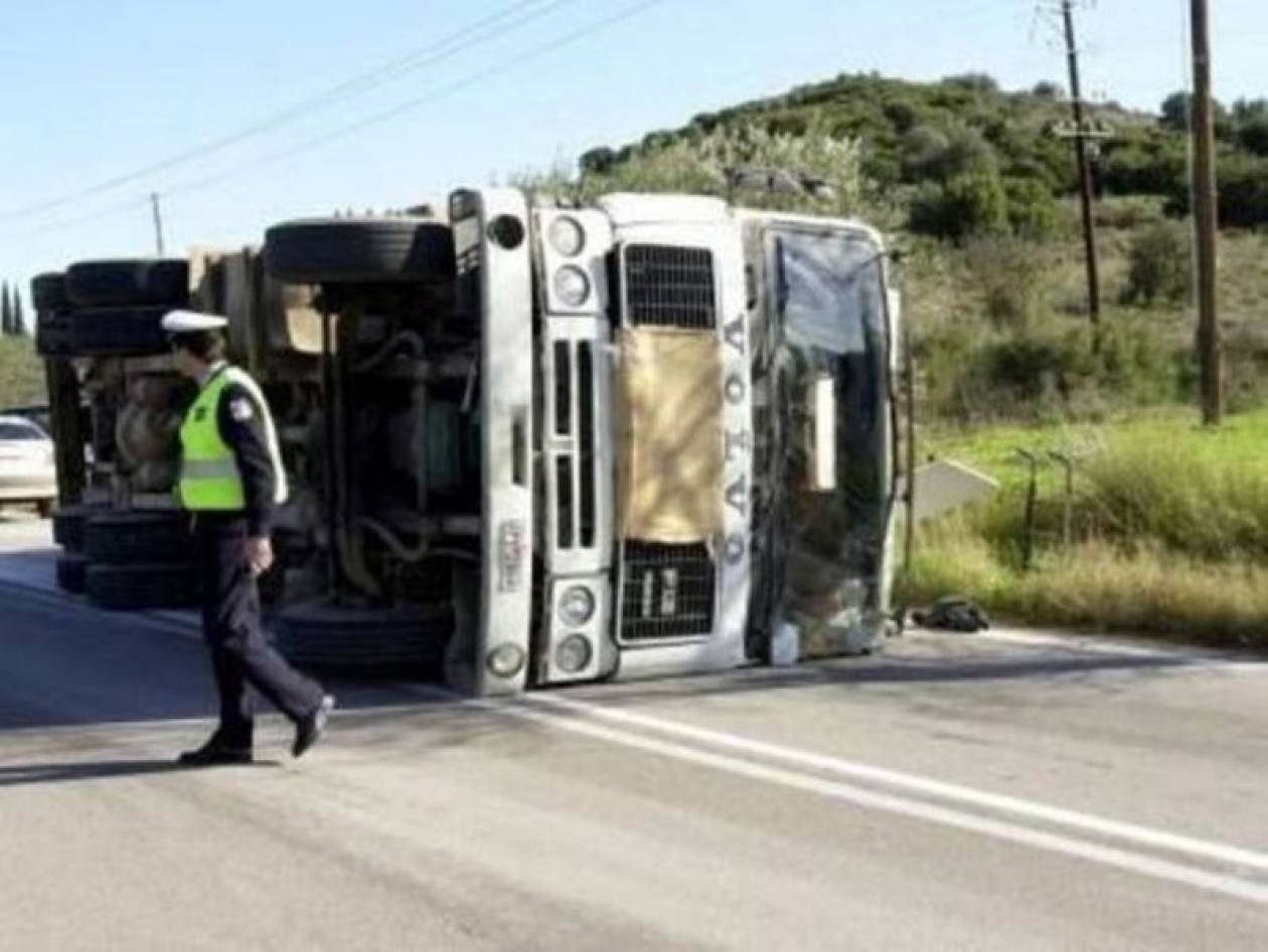 Τραγωδία στη Λάρισα: Καταπλακώθηκε οδηγός νταλίκας