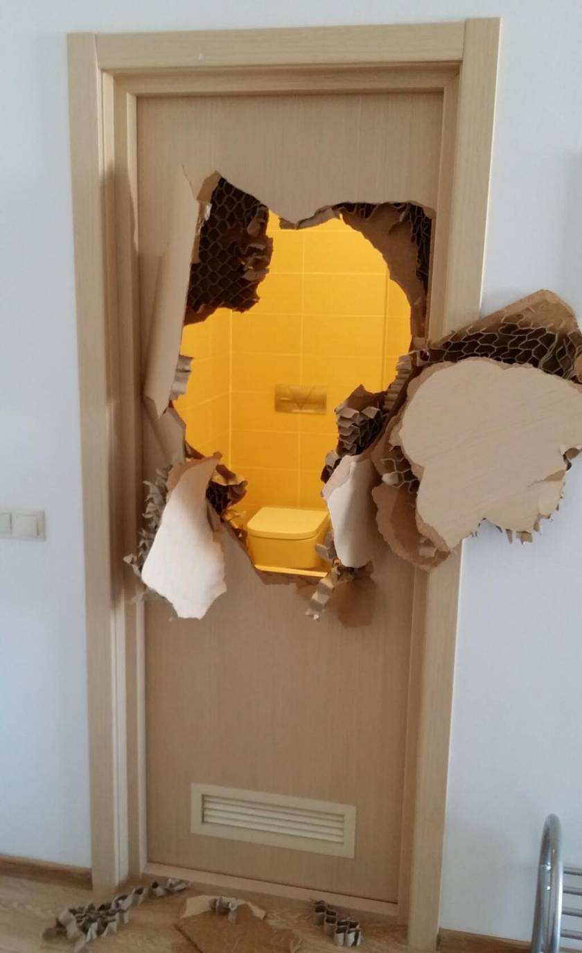 Αθλητής στο Σότσι παγιδεύτηκε στο... μπάνιο και έσπασε την πόρτα!