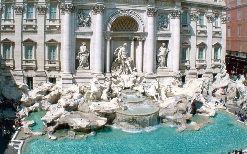 Δείτε πως μαζεύονται τα χρήματα από την Fontana di Trevi! (vid)