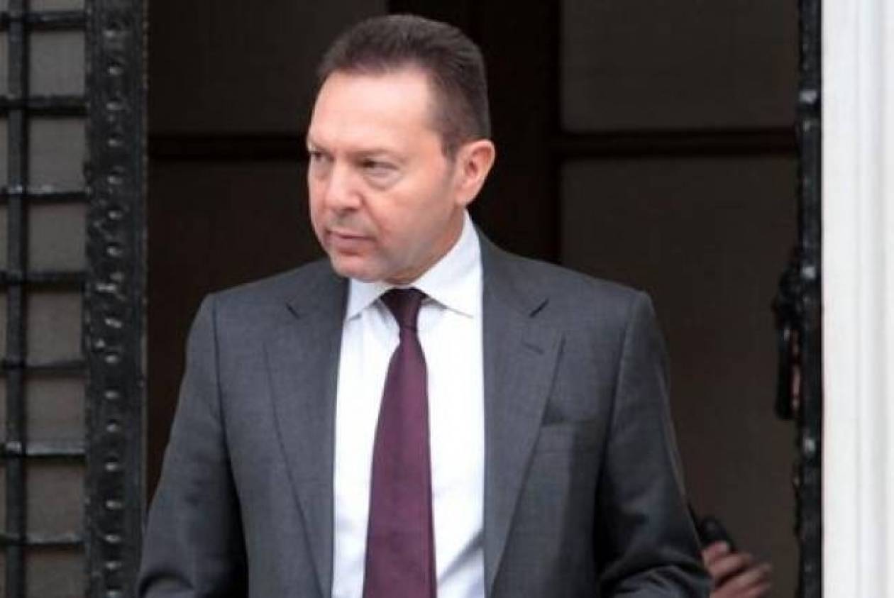 Finance minister, Stournaras, meets economic prosecutors