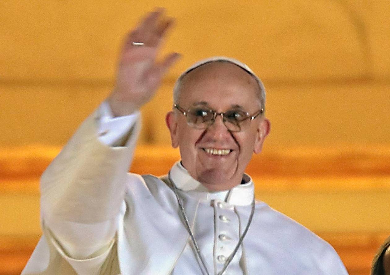 Ο Πάπας συνάντησε ζευγάρια στη γιορτή του Αγίου Βαλεντίνου