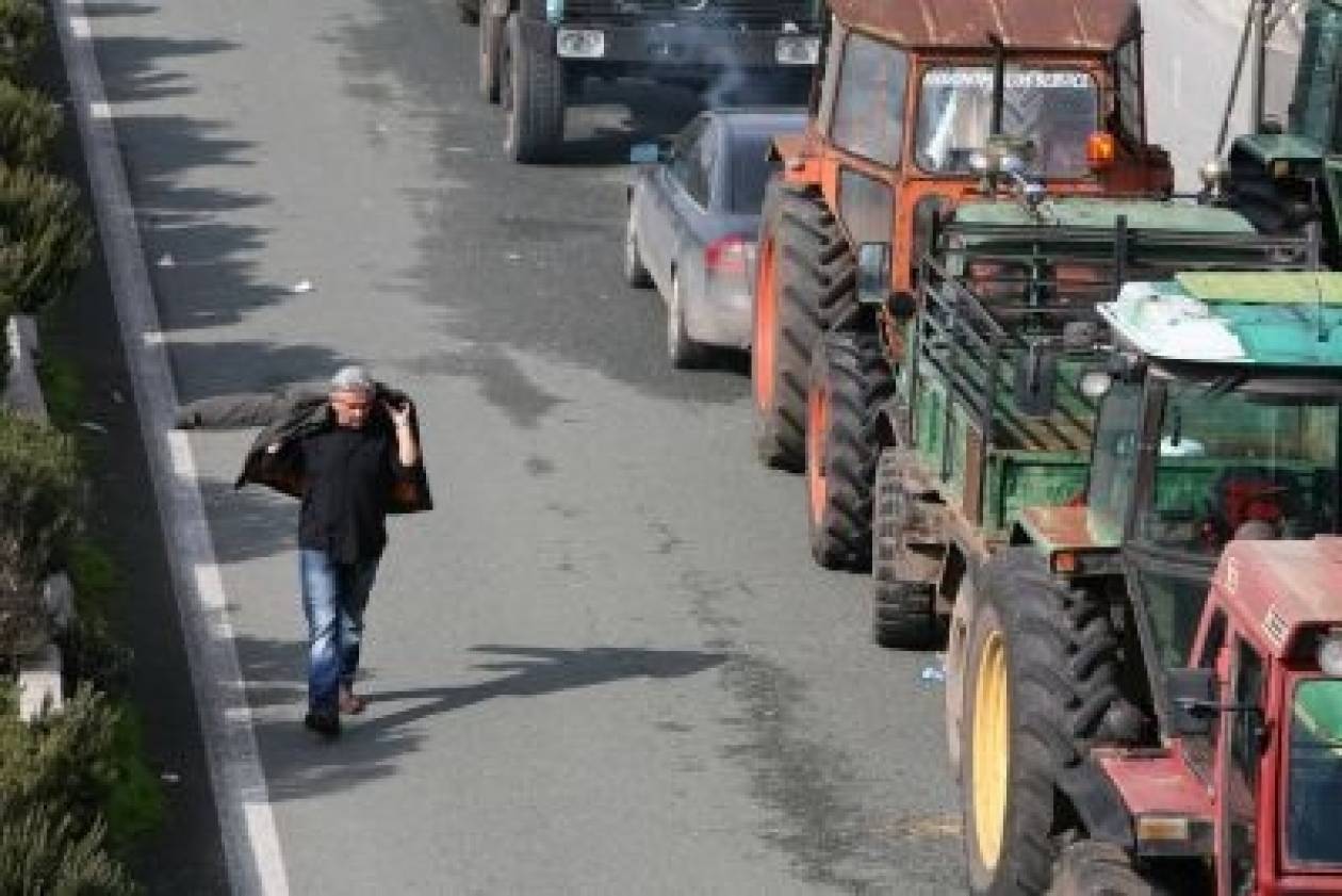 Greek farmers to decide on further labour action