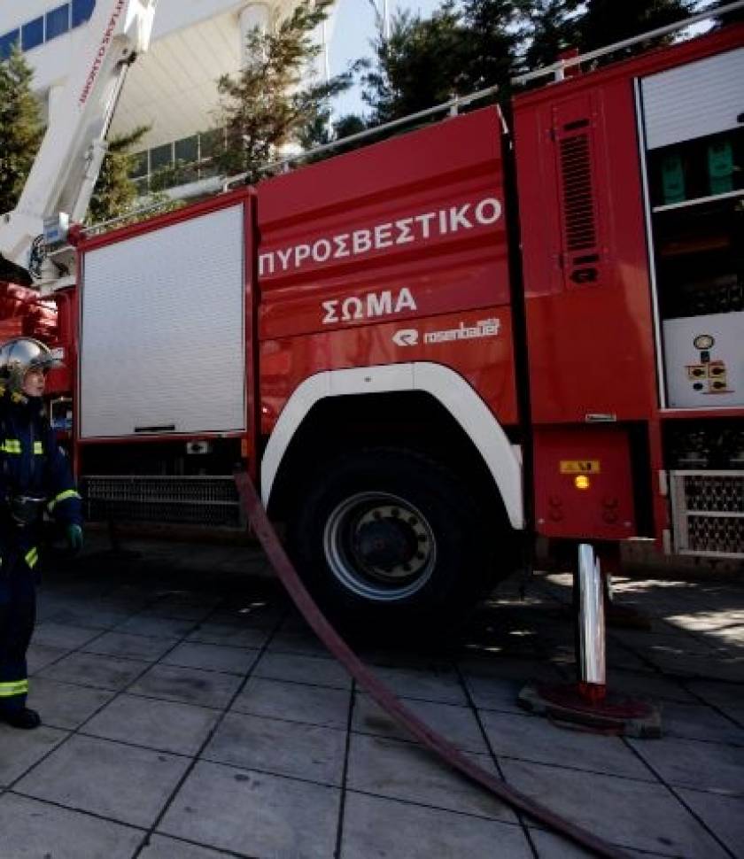 Εύβοια: Φωτιά σε εργοστάσιο στα Πολιτικά