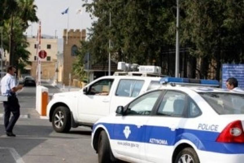 Κύπρος: Οι αστυνομικοί τα έχασαν όταν είδαν ένα τζιπ... χωρίς οδηγό!