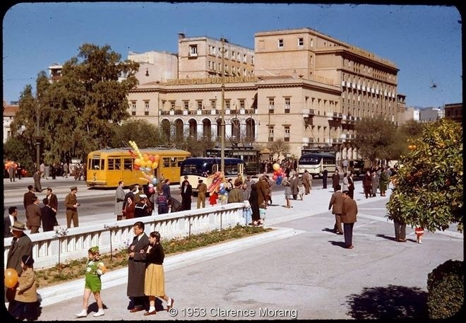 Δείτε πώς ήταν η πλατεία Συντάγματος πριν από 61 χρόνια (pic)