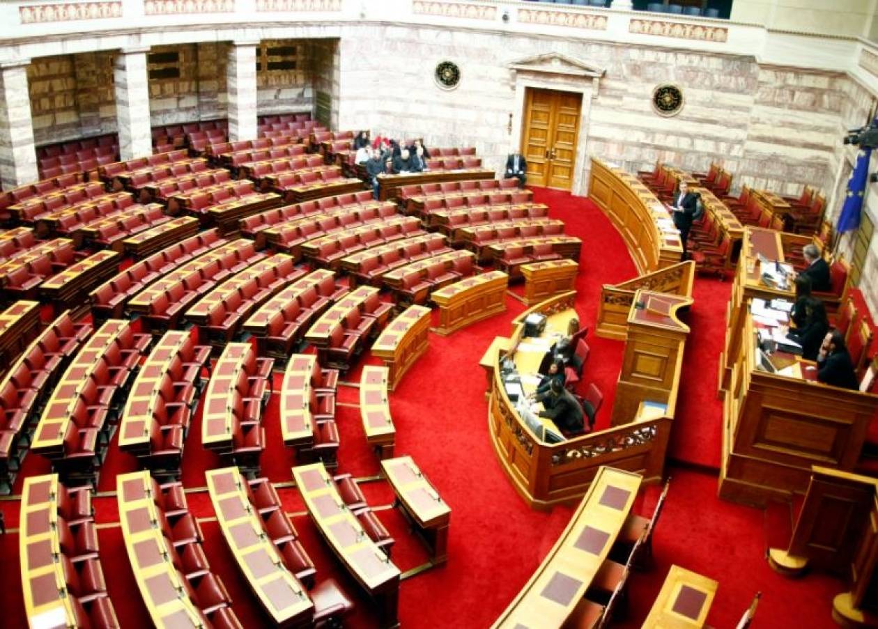 Στη Βουλή η «Λίστα Νικολούδη» με 413 υποθέσεις ψευδών δηλώσεων