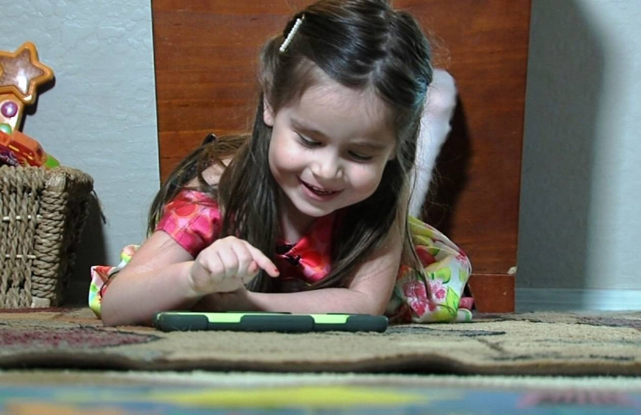 Κορίτσι 3 ετών με IQ 160 έγινε δεκτό στον διεθνή οργανισμό Mensa (vid)