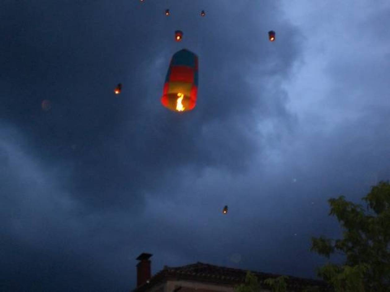 Καλαμάτα: Κίνδυνος πυρκαγιάς από αερόστατα την Αποκριά!