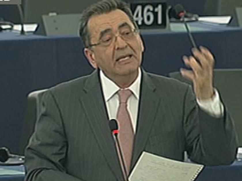 Αλεχάντρο Σέρκας: Ποιοι «απειλούν» τον Ευρωβουλευτή