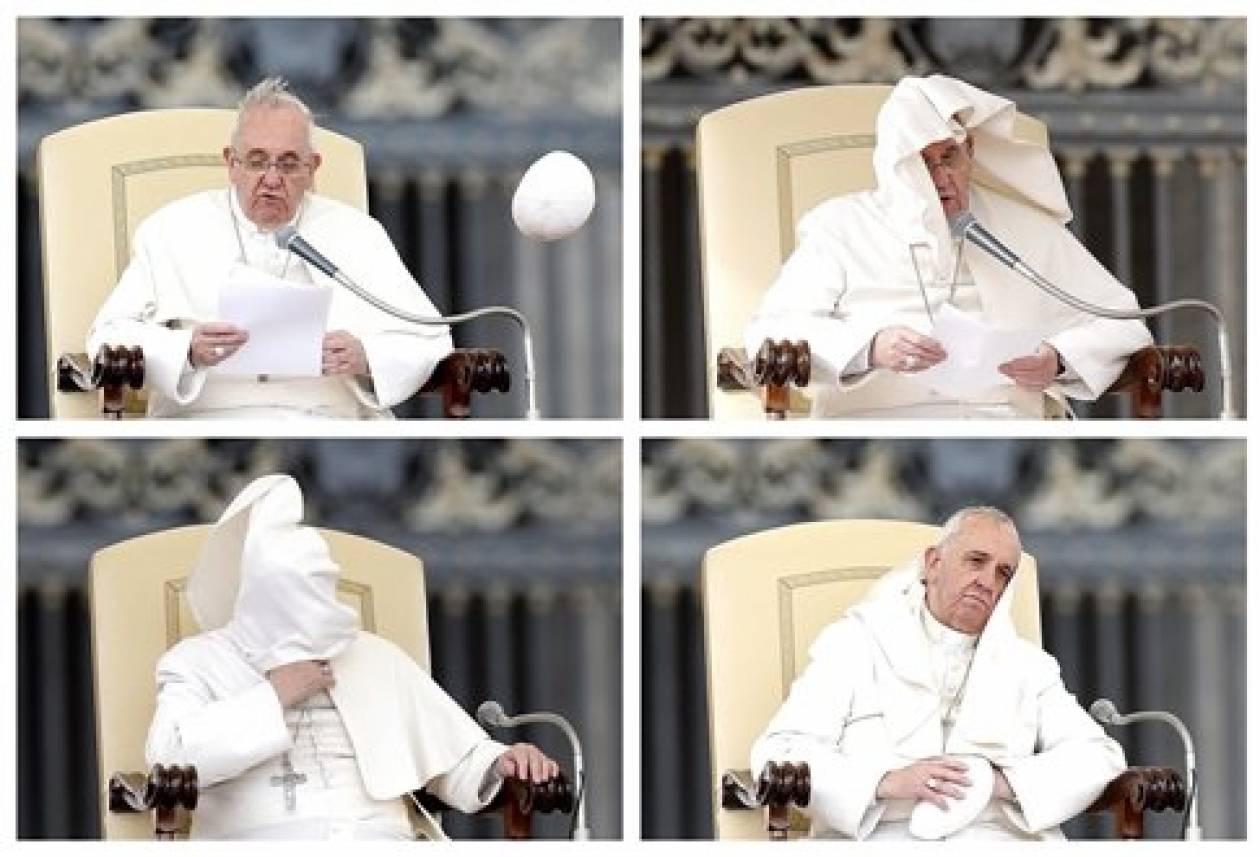 Ο αέρας κόντεψε να... πάρει τον Πάπα! (vid)