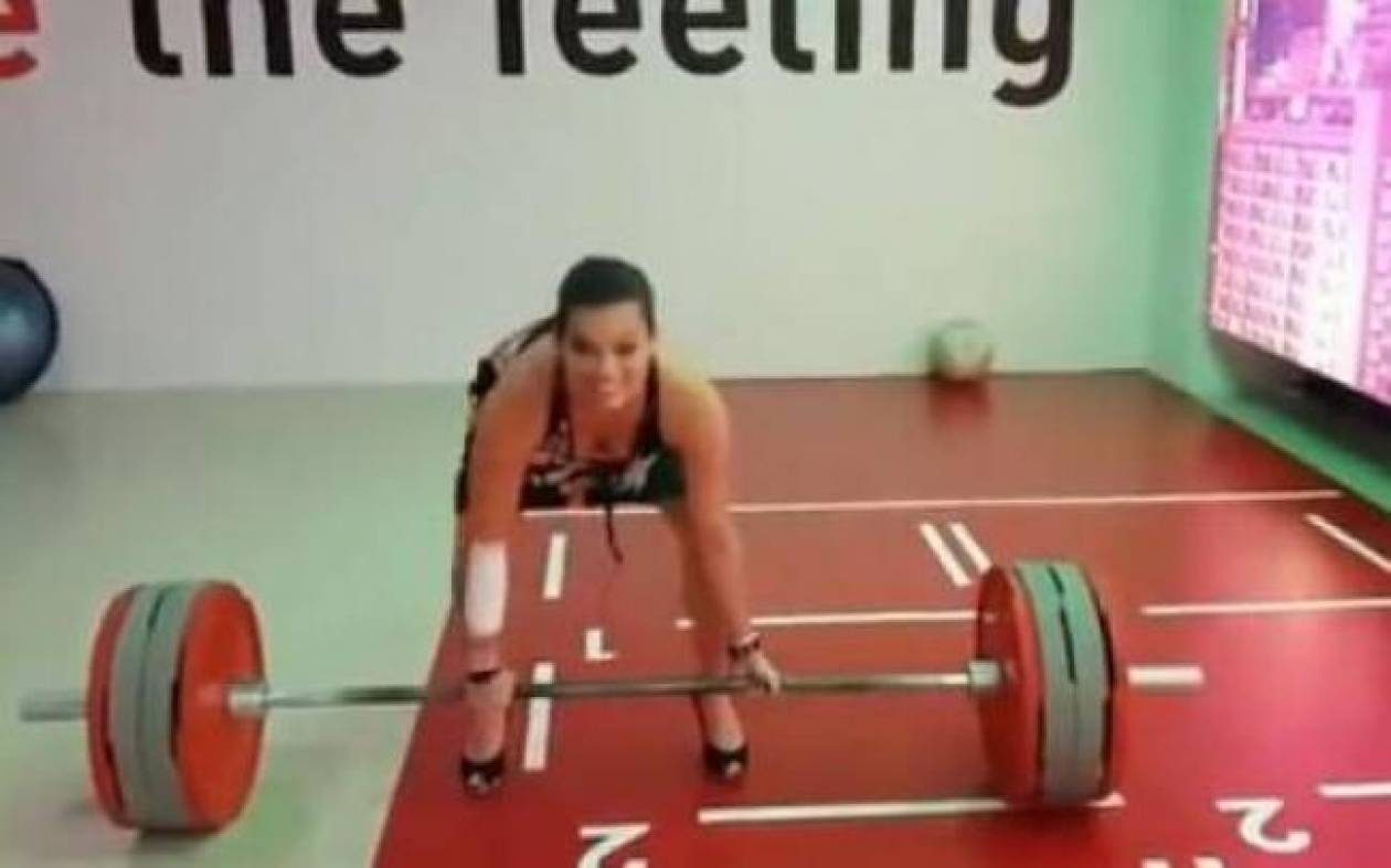 Video: Weight lifting on high heels