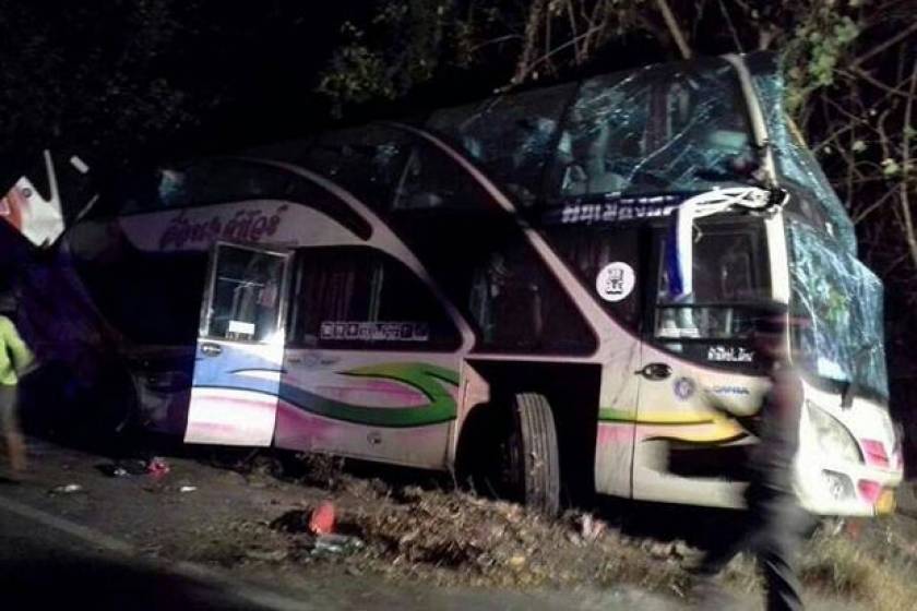 Ταϊλάνδη: 14 νεκροί από σύγκρουση λεωφορείου με φορτηγό