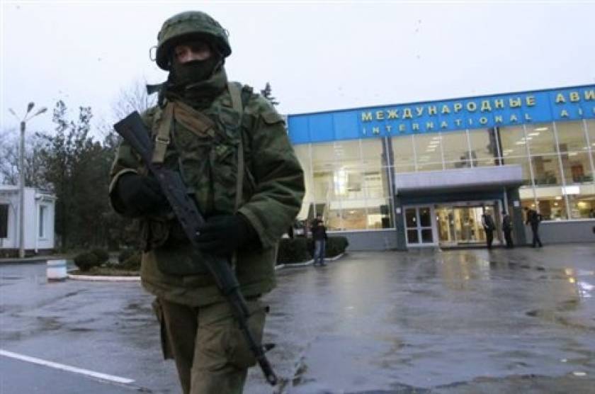 Κριμαία: Ρώσοι στρατιώτες κατέλαβαν το στρατιωτικό αεροδρόμιο