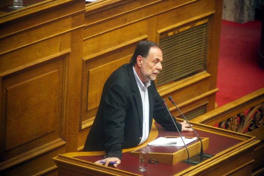 Χαμός στη Βουλή: Άγριος καυγάς Π. Ρήγα με βουλευτές του ΣΥΡΙΖΑ