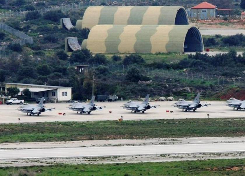 Στρατιωτικά αεροσκάφη πάνω από την Κρήτη