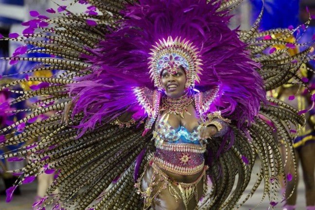 «Καυτές» φωτογραφίες από το καρναβάλι του Ρίο