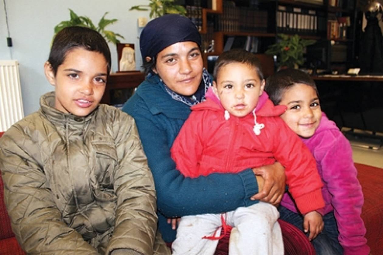 Άστεγη μητέρα με τα τρία παιδιά της ζητά βοήθεια