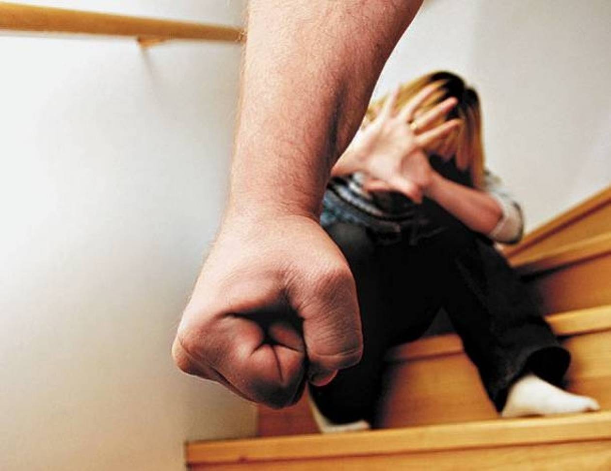 FRA: Mία στις τρεις γυναίκες στην ΕΕ έχει πέσει θύμα κακοποίησης