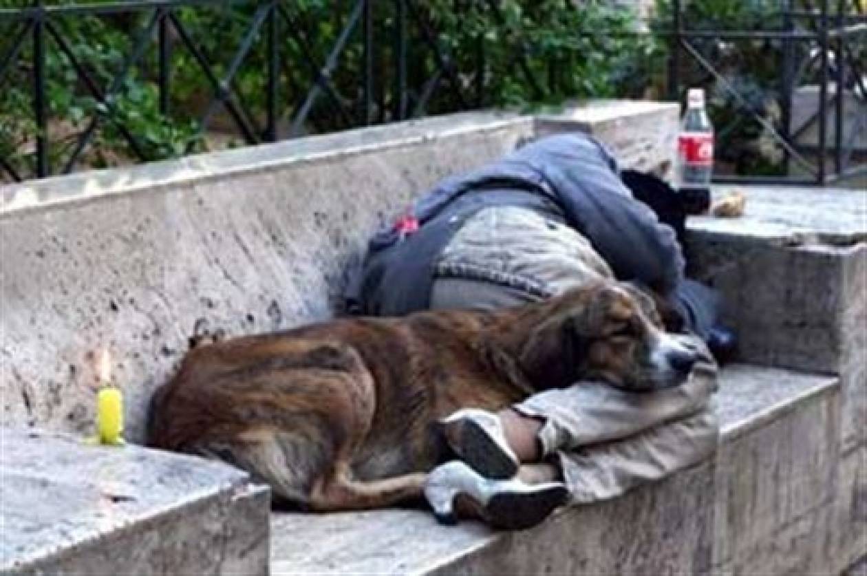 Κρήτη: Άστεγος πέθανε από το κρύο – Βρέθηκε στην πλατεία