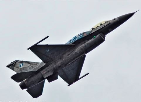 Εντυπωσιακές φωτογραφίες: Η επίδειξη του F-16 στη Ρόδο!