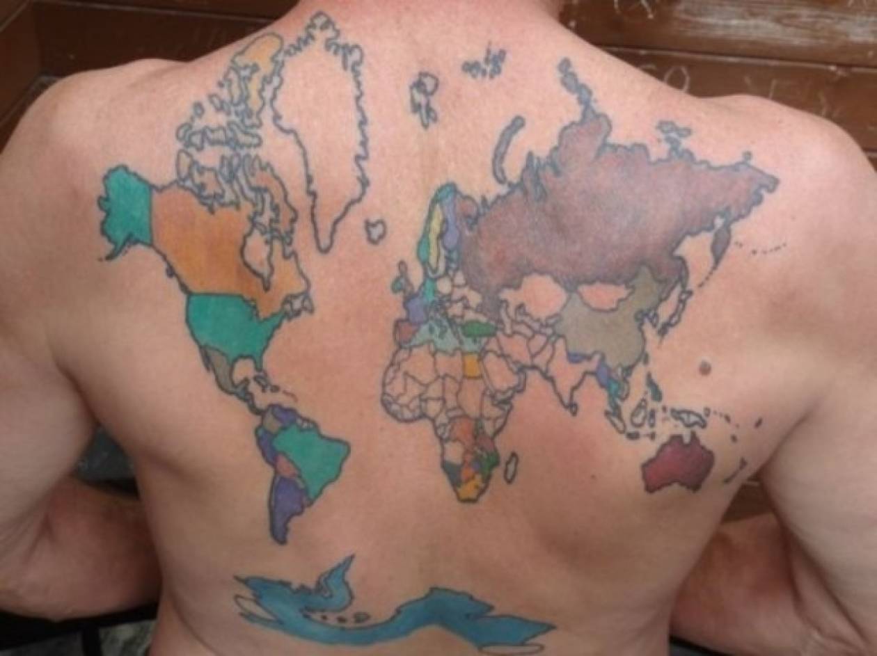 Κάνει τατουάζ τις χώρες που... επισκέπτεται! (βίντεο)