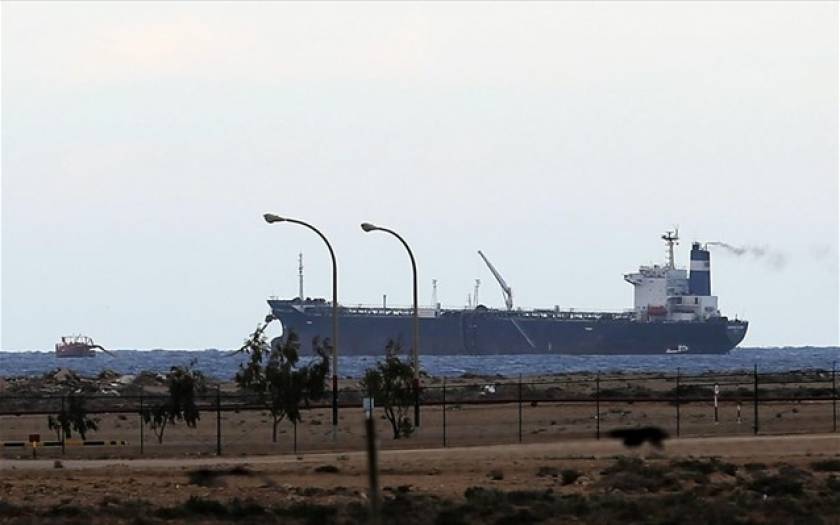 Ξέφυγε το δεξαμενόπλοιο από τις λιβυκές αρχές
