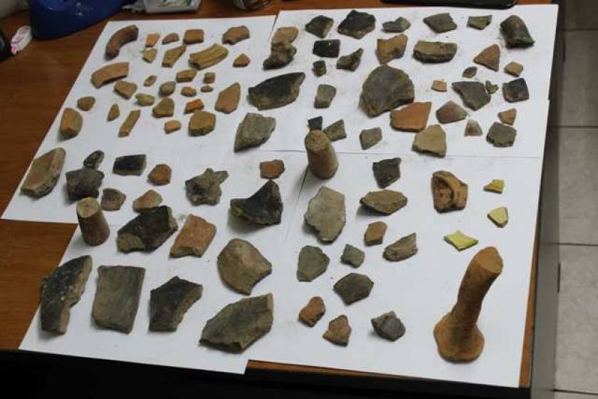 Αλεξανδρούπολη: Αποθήκη 54χρονου έκρυβε 230 αρχαία αντικείμενα!