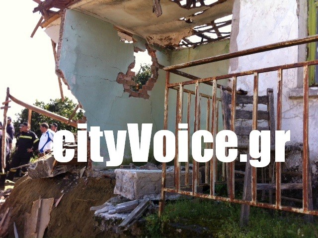 Τραγωδία στο Αγρίνιο: Δύο νεκροί από πτώση τοίχου (photos)