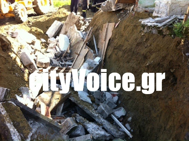 Τραγωδία στο Αγρίνιο: Δύο νεκροί από πτώση τοίχου (photos)