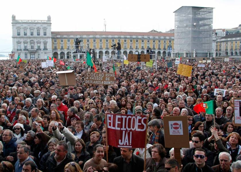 Μεγάλη διαδήλωση κατά της λιτότητας στην Πορτογαλία