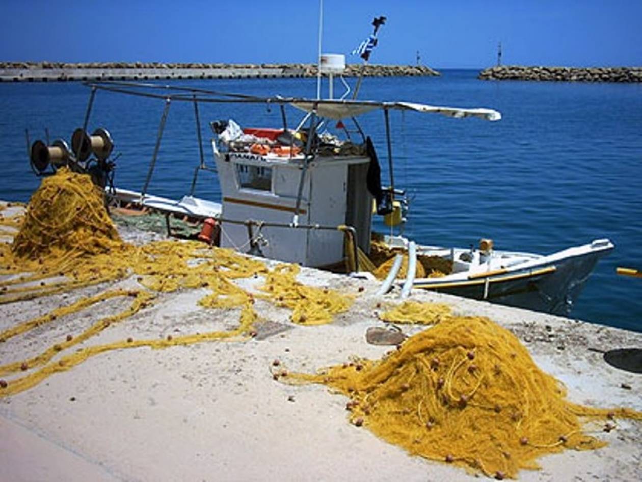 Καταργούνται οι ερασιτεχνικές άδειες αλιείας