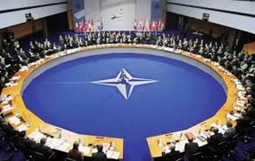 Το NATO καλεί τη Ρωσία να μην προχωρήσει στην προσάρτηση της Κριμαίας